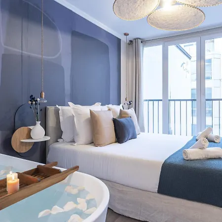 Daire The Blue On Champs Elysees Avenue Paris