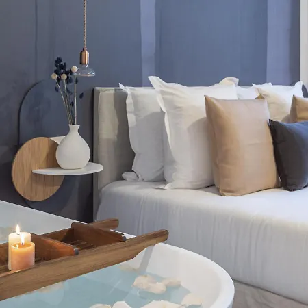 The Blue On Champs Elysées Avenue